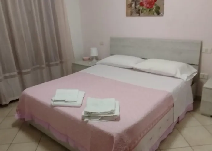 Lägenhet La Casa Di Rossella Nel Cuore Della Citta , Downtown Spacious Olbia