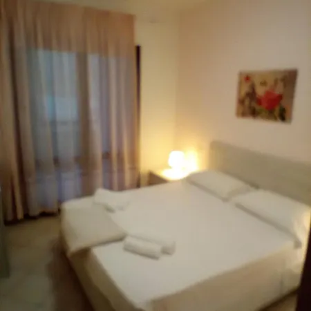 La Casa Di Rossella Nel Cuore Della Citta , Downtown Spacious オルビア