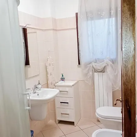 La Casa Di Rossella Nel Cuore Della Citta , Downtown Spacious * オルビア