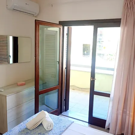 La Casa Di Rossella Nel Cuore Della Citta , Downtown Spacious アパート オルビア