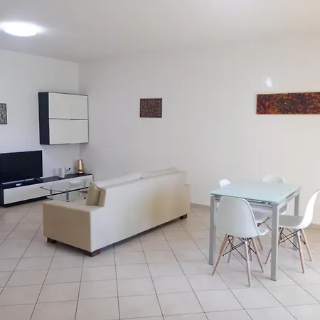 La Casa Di Rossella Nel Cuore Della Citta , Downtown Spacious * オルビア